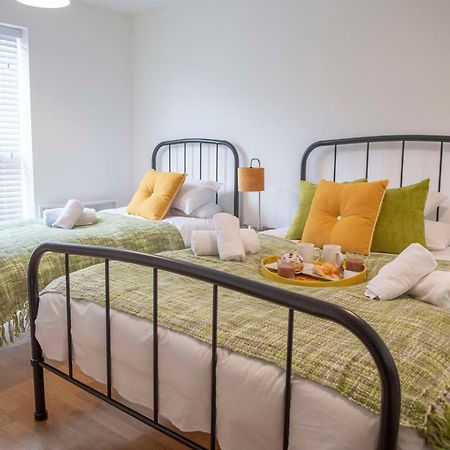 Coopers, Ground Floor Apartment With 2 Bedrooms And 2 Bathrooms Within A Georgian Listed Building 特伦特河畔伯顿 外观 照片