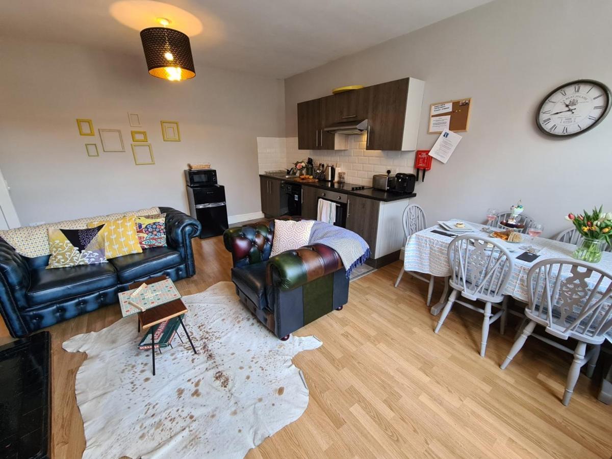 Coopers, Ground Floor Apartment With 2 Bedrooms And 2 Bathrooms Within A Georgian Listed Building 特伦特河畔伯顿 外观 照片