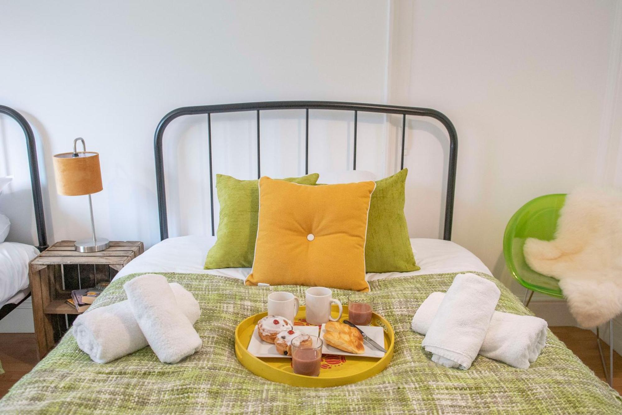 Coopers, Ground Floor Apartment With 2 Bedrooms And 2 Bathrooms Within A Georgian Listed Building 特伦特河畔伯顿 外观 照片